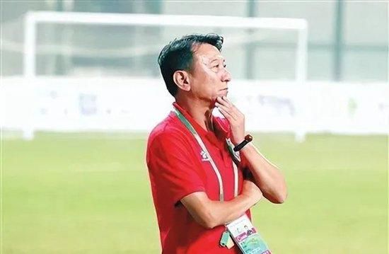 每届晚会的主题曲，从《湾》《港》《归》到今年的《月曲》，连起来就像一首藏头诗——“湾区升明月”，形成清晰的叙事逻辑，表达了两岸及港澳在月光下的情感共鸣。