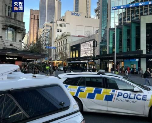 中华民族的未来在你们身上，其实中华民族内核就是爱国、自强不息。